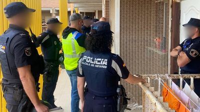 Un detenido y varios menores 'liberados' en el desalojo de una vivienda okupada en 'La Corrala', Alcalá de Henares